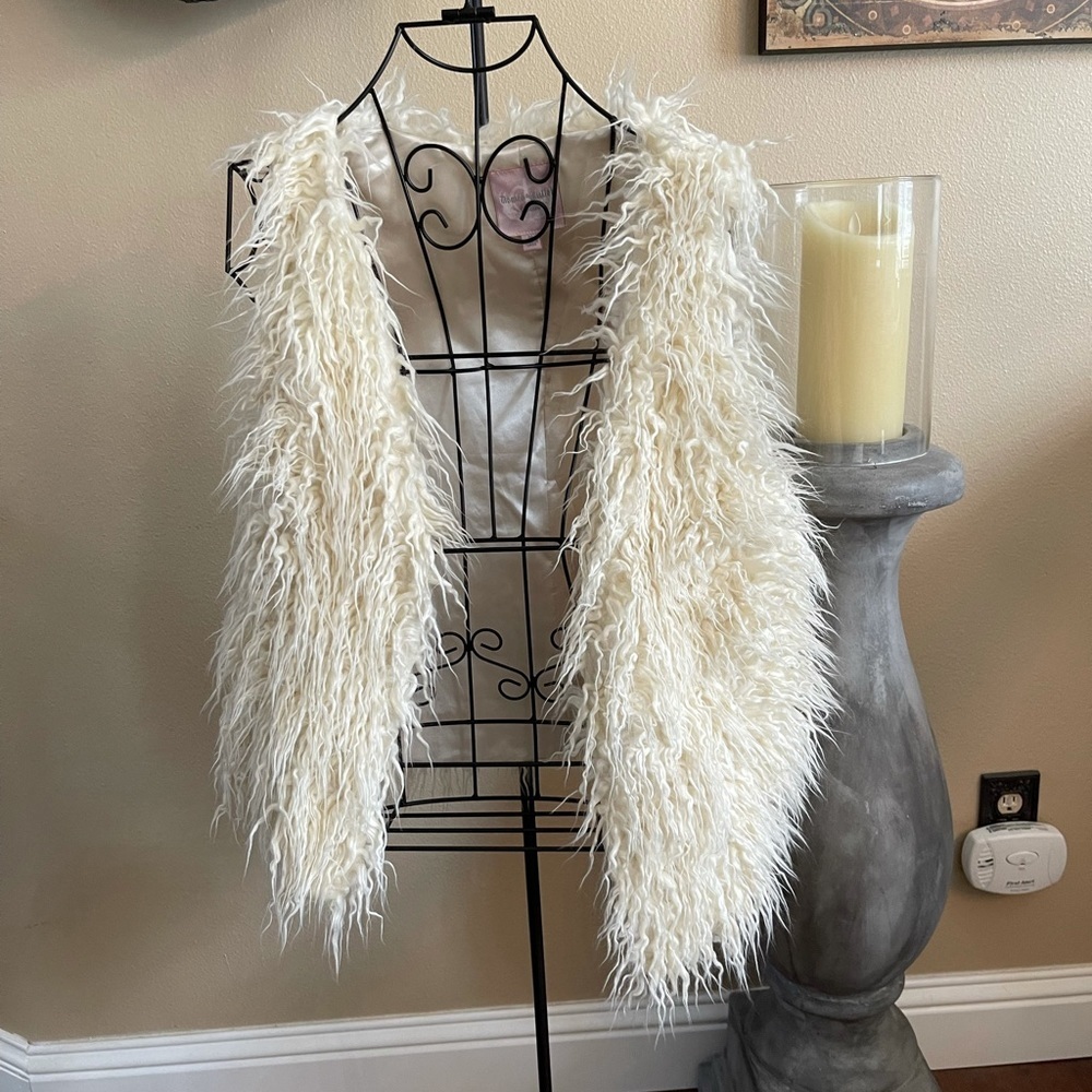 Romeo & Juliet Couture Faux Fur Shag Vest
